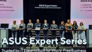 Peluncuran produk laptop ASUS Expert P Series.
