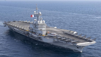Kapal induk Charles de Gaulle, 1. Amerika Serikat: Tak Tertandingi, 2. China: Penantang Baru yang Agresif, Kapal induk  Fujian (Type 003), 3. Inggris: F-35B dan Queen Elizabeth-Class, HMS Queen Elizabeth, 4. Prancis: Satu-Satunya Kapal Induk Nuklir di Eropa, Kapal induk Charles de Gaulle, 5. India: Bangkit dengan Produksi Dalam Negeri, 6. Rusia: Hanya Punya Satu, Negara Lain: Kekuatan Regional dengan Ambisi Besar