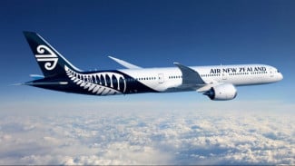 Air New Zealand Boeing 787 10, A. Maskapai Full-Service dengan Rekam Jejak Paling Aman, Air New Zealand Boeing 787 10, Emirates Airbus A380, B. Maskapai Low-Cost dengan Catatan Keselamatan Cemerlang, Bagaimana AirlineRatings Menilai Keselamatan Maskapai?