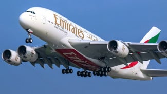 Emirates Airbus A380, A. Maskapai Full-Service dengan Rekam Jejak Paling Aman, Air New Zealand Boeing 787 10, Emirates Airbus A380, B. Maskapai Low-Cost dengan Catatan Keselamatan Cemerlang, Bagaimana AirlineRatings Menilai Keselamatan Maskapai?