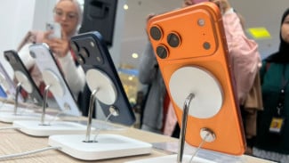 iPhone 17 Series, Cosmic Orange Jadi “Hero Color” Apple di 2025, iPhone 17 Series, Penjualan Meningkat Pesat di Seluruh Indonesia, Fitur Baru dan Dukungan Teknologi Lebih Canggih