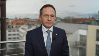 Pakar Kesehatan, Carsten Schicker