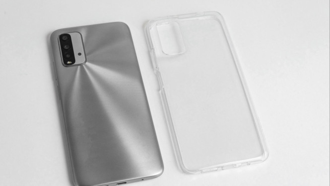Ilustrasi casing HP, 1. Melindungi dari Benturan dan Jatuh, 2. Mencegah Goresan pada Body dan Layar, 3. Menambah Grip agar Tidak Licin di Tangan, 4. Mengurangi Risiko Kerusakan Komponen Internal, 5. Melindungi dari Debu dan Kotoran, 6. Hemat Biaya Perbaikan, 7. Tampilan Tetap Stylish Tanpa Mengorbankan Fungsi
