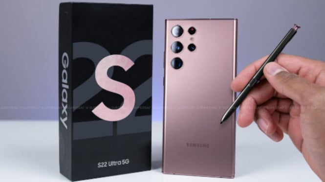Samsung Galaxy S22 Ultra, Performa: Masih Kuat untuk 2025?, Kamera: Tetap Jadi Andalan, Layar dan Desain: Premium dan Tahan Lama, Baterai: Cukup, Tapi Ada Catatan, Harga dan Nilai di Juli 2025, Masih Layak Dibeli?