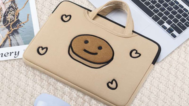Tas laptop, Perhatikan Material Tas Laptop, Pilih Tas dengan Padding Tebal dan Berkualitas, Perhatikan Ukuran Tas yang Pas untuk Laptop Kamu, Pilih Tas dengan Fitur Keamanan Tambahan, Desain Stylish yang Sesuai Gaya Kamu