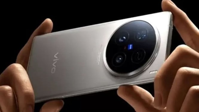 Vivo X200 Ultra, 1. Realme GT 7 Pro, 2. Samsung Galaxy S25 Ultra, 3. iPhone 16 Pro Max, 4. Google Pixel 9 Pro XL, 5. Vivo X200 Ultra