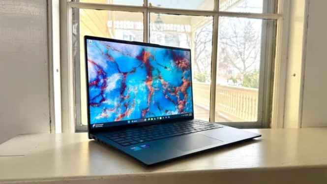 Acer Swift 16 AI, Desain Tipis dan Ringan, Tetap Tangguh, Layar OLED 4K yang Bikin Mata Dimanjakan, Performa Kencang dan Pintar Berkat AI, Audio Jernih dan Menggelegar, Cocok untuk Gamer dan Kreator Konten, Kaya Fitur, Konektivitas Lengkap