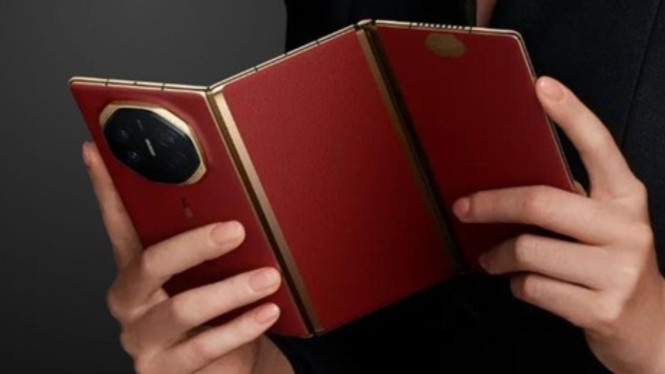Huawei Mate XT Ultimate, Chipset Lebih Tangguh: Kirin 9020, Desain Lipat Tiga Lebih Ramping, Kamera dan Baterai Ditingkatkan, Konektivitas Satelit Makin Canggih, Siap Tantang Dominasi Pasar Global?