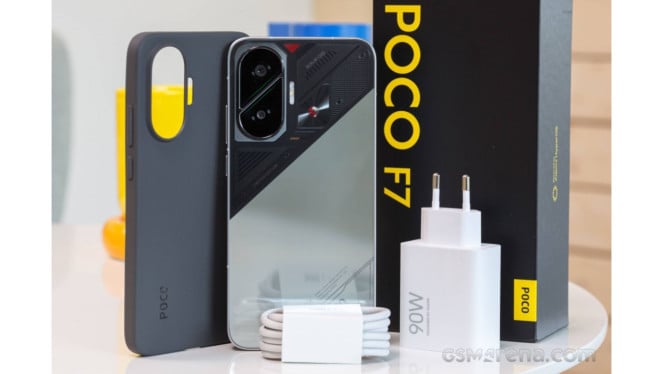 Poco F7, 1. Kamera Ultrawide Hanya 8MP, 2. Tidak Ada Slot MicroSD, 3. Port USB-C Masih 2.0, 4. Baterai Lebih Kecil di Pasar Global, 5. Tidak Ada Wireless Charging, 6. HyperOS 2 Masih Perlu Polesan