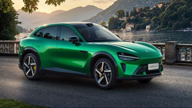 Xiaomi YU7, 1. Performa Setara Supercar, 2. Top Speed Lebih Tinggi dari Tesla, 3. Tombol Fisik Masih Dipertahankan, 4. Mode Berkendara Khusus Balap, 5. Kompatibel dengan Aplikasi Pihak Ketiga, 6. Kompatibel dengan Aksesori Smartphone, 7. Layar Head-Up Display Canggih, 8. Jok Penumpang Elektrik dengan Memori, 9. Sistem Audio Premium dari Xiaomi, 10. Kluster Instrumen yang Bisa Dikustomisasi, 11. Integrasi MIUI dan Ekosistem AIoT, 12. Fast Charging dan Sistem Baterai Canggih