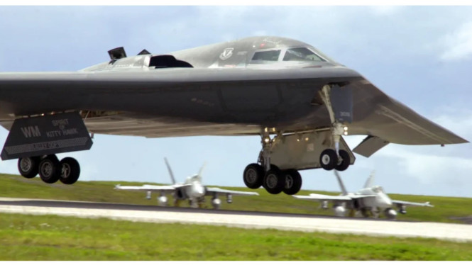 Pesawat B-2 Spirit, Teknologi Siluman B-2 Spirit Masih Tak Tertandingi, GBU-57 MOP: Bom Anti-Bunker Terdalam Milik AS, 37 Jam Terbang, Tanpa Terlihat Radar, Rudal Jelajah Tomahawk Juga Turun Tangan