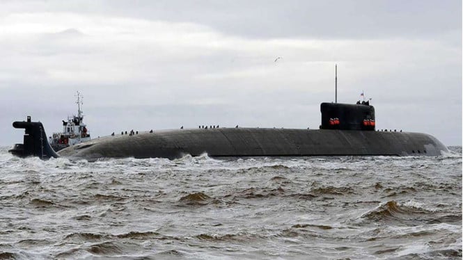 Kapal Selam Belgorod, 1. Ukuran Super Jumbo, Panjangnya Setara 2 Pesawat Boeing 747, 2. Bisa Luncurkan Torpedo Nuklir Poseidon, 3. Bertenaga Nuklir, Bisa Menyelam Selama Berbulan-bulan, 4. Bawa Kapal Selam Mini dan Drone Laut, 5. Sistem Siluman yang Sulit Dideteksi, 6. Ancaman Global yang Tak Bisa Diremehkan
