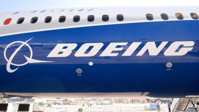 Ilustrasi Pesawat Boeing, Boeing 787-8 Dreamliner, Loyalitas Maskapai Mulai Terkikis karena Ketidakpastian, Prioritas Boeing Lebih Fokus pada Pengganti 737, Terbebani oleh Masalah Internal dan Keterbatasan Dana, Teknologi Mesin Belum Siap untuk Menjawab Tantangan, Airbus dan JetZero Semakin Dominan di Segmen Menengah, Proyek 797 Belum Dibatalkan, Namun Jalan Masih Panjang, Masa Depan yang Masih Tertutup Kabut