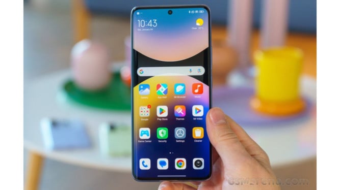 Redmi Note 15 pro plus, 1. Layar 1.5K dengan Bezel Simetris, 2. Kamera Utama dan Telefoto 50 MP, 3. Chipset Baru Snapdragon 7s Gen 4, 4. Baterai Super Jumbo hingga 7999 mAh, 5. Masih Ada Kemiripan dengan Redmi Note 14 Pro Plus
