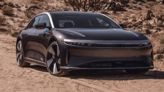 Baterai EV Buatan Samsung Tembus 1.205 Km Sekali Cas, 1. Rekor Dunia: 1.205 Km Sekali Cas, 2. Kalahkan Rekor Sebelumnya, 3. Pakai Baterai Silinder 21700 dari Samsung SDI, 4. Efisiensi Energi Terbukti Tinggi, 5. Spesifikasi Lucid Air Grand Touring, 6. Kemitraan Sudah Terjalin Sejak 2016, 7. Pabrik Canggih di Amerika Serikat, 8. Pakai Layar Micro LED Samsung The Wall, 9. Komitmen Perluas Pasar Global, 10. Samsung SDI: Bukti Keunggulan Teknologi Korea