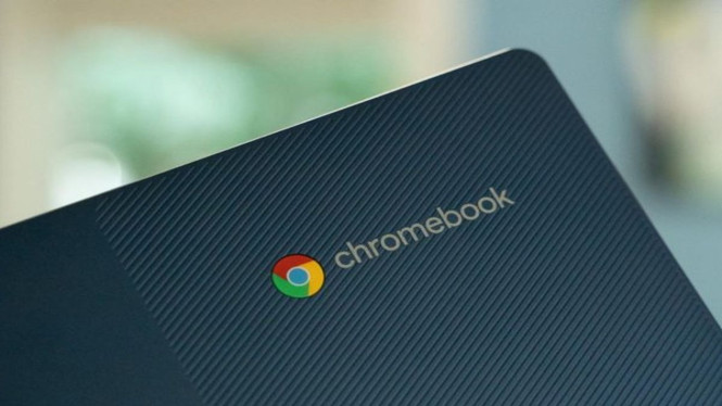 Laptop Chromebook, Ilustrasi laptop siswa pelajar, Sistem Operasi dan Pengalaman Pengguna, Performa dan Spesifikasi, Dukungan Aplikasi dan Produktivitas, Kemudahan Offline, Harga dan Ketersediaan, Keamanan dan Update, Tabel Perbandingan Chromebook vs Laptop Windows, Unggul Mana?