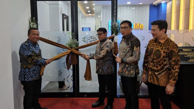 Ilustrasi pembukaan kantor cabang.