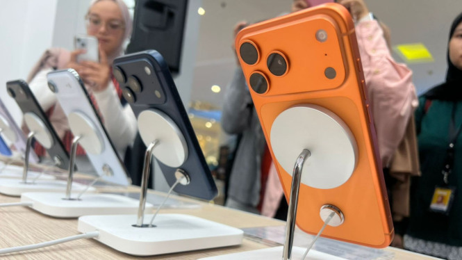 iPhone 17 Series, Varian dan Fitur Baru, iPhone 17 Pro Max Cosmic Orange, Harga iPhone 17 Series di Digimap, Kolaborasi Eksklusif dengan Desainer Didiet Maulana, Penjualan Melonjak di Seluruh Indonesia