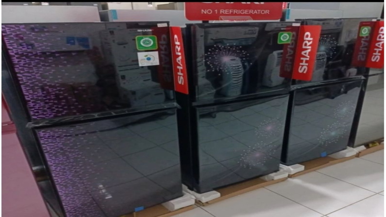 SHARP SJ-236MG-GB, Panasonic NR-BB201Q: Hemat Energi dengan AI ECONAVI, SHARP SJ-236MG-GB: Freezer Jumbo dan Udara Segar, Samsung RF48A4000B4/SE: Kulkas 4 Pintu untuk Keluarga Besar, Polytron Belleza Jumbo PRW 23MNX: Kapasitas Besar, Desain Mewah, LG GN-B215SQMT: Fitur Canggih, Udara Merata, Pesan Penting: