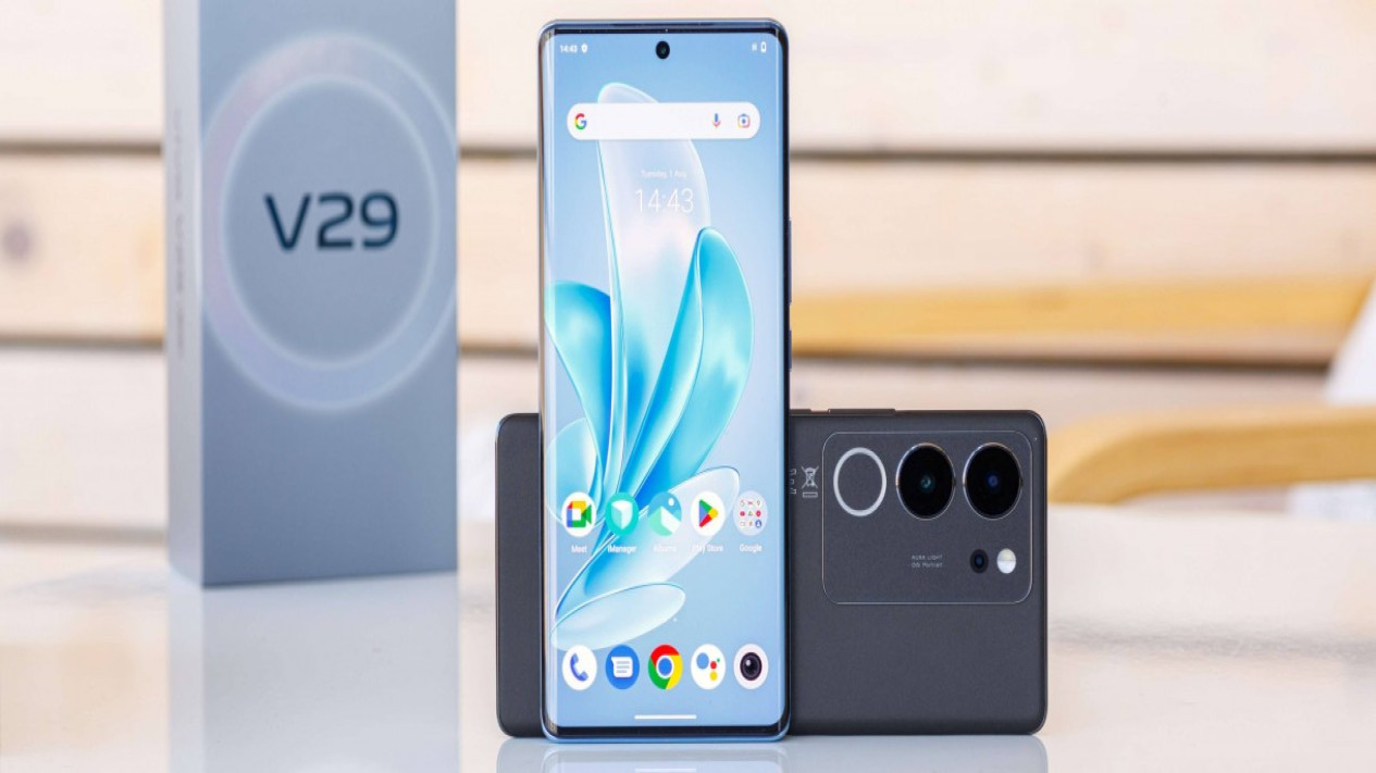 Vivo V29, 1. Xiaomi Redmi Note 13 Pro, 2. Samsung Galaxy A54, 3. Vivo V29, 4. Realme GT Neo5 SE, 5. Google Pixel 7a, 6. Oppo Reno10 Pro