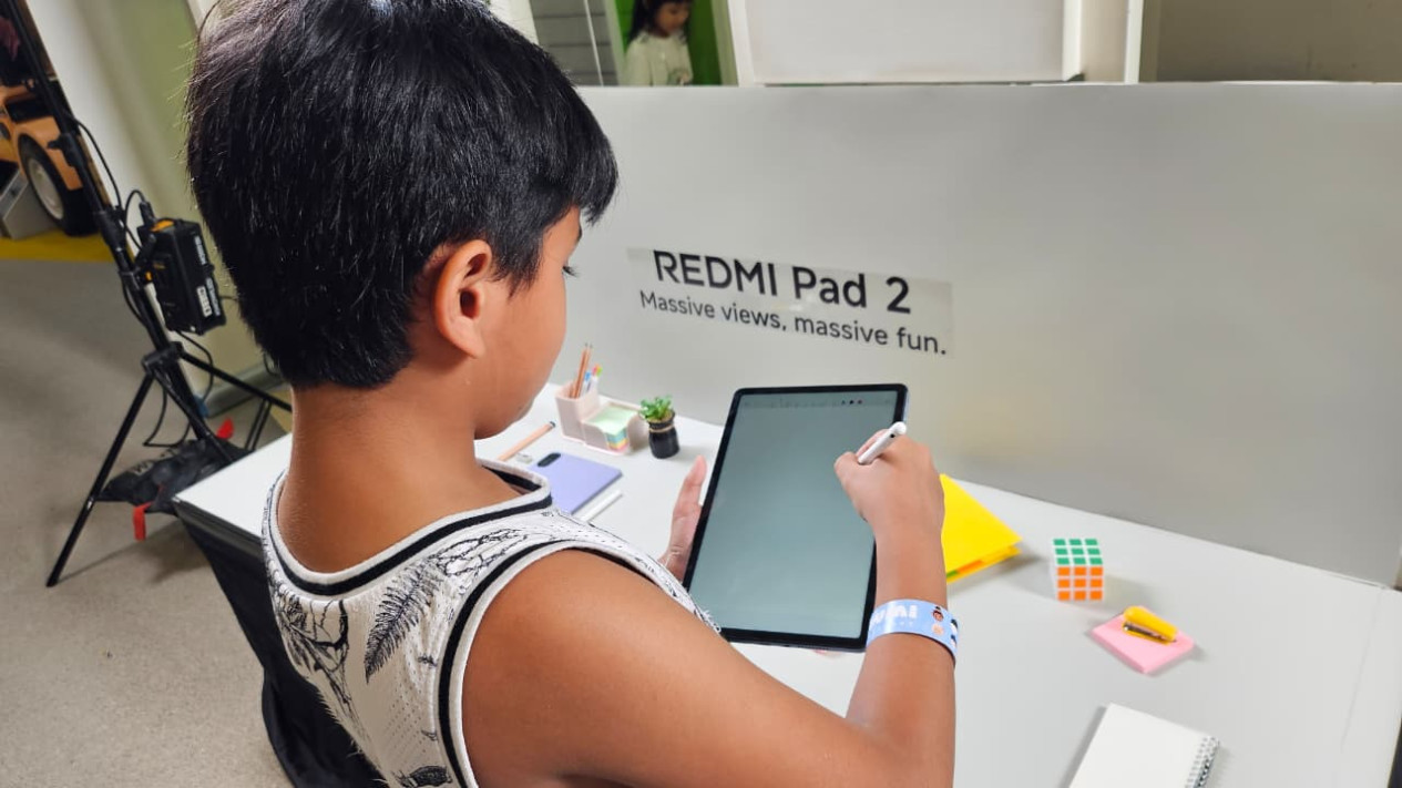 Redmi Pad 2, Teknologi Terbaru, Pengalaman Terbaik, Performa Tinggi untuk Segala Aktivitas, Produktivitas Maksimal dengan Wireless Extension Display, Terhubung Praktis dengan Xiaomi Interconnectivity