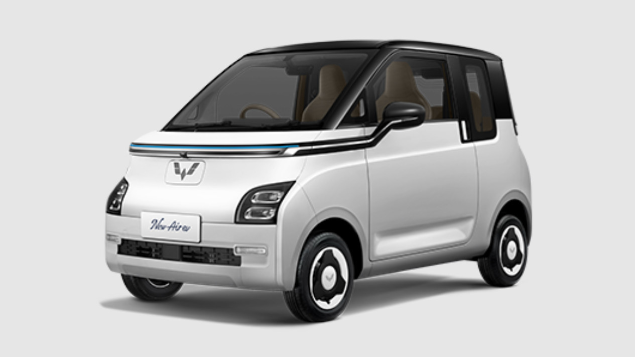 Wuling Air EV, Desain dan Dimensi: Kelincahan vs Kenyamanan, Wuling Air EV , Performa dan Baterai: Siapa Lebih Jauh?, Mana yang Cocok untukmu?, Era Mobil Listrik Semakin Menarik