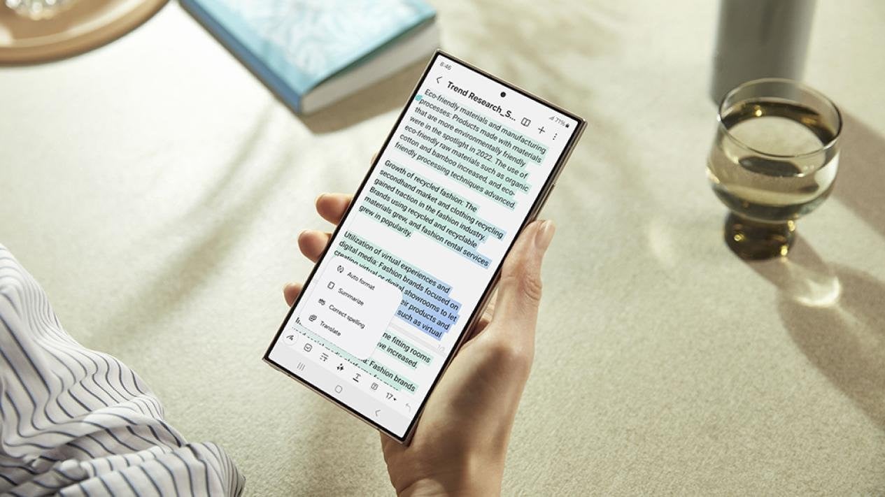 Kehadiran Galaxy AI memudahkan pengguna dalam berkomunikasi lintas batas, Galaxy AI Samsung: Dari Fitur Canggih ke Solusi Nyata, Evolusi Galaxy AI yang Semakin Personal, Samsung Mobile AI dan Komitmen terhadap Keamanan Data, AI di Smartphone untuk Produktivitas dan Kreativitas, Inovasi Galaxy AI yang Terus Berkembang, Evolusi Galaxy AI dan Masa Depan Pengalaman Mobile