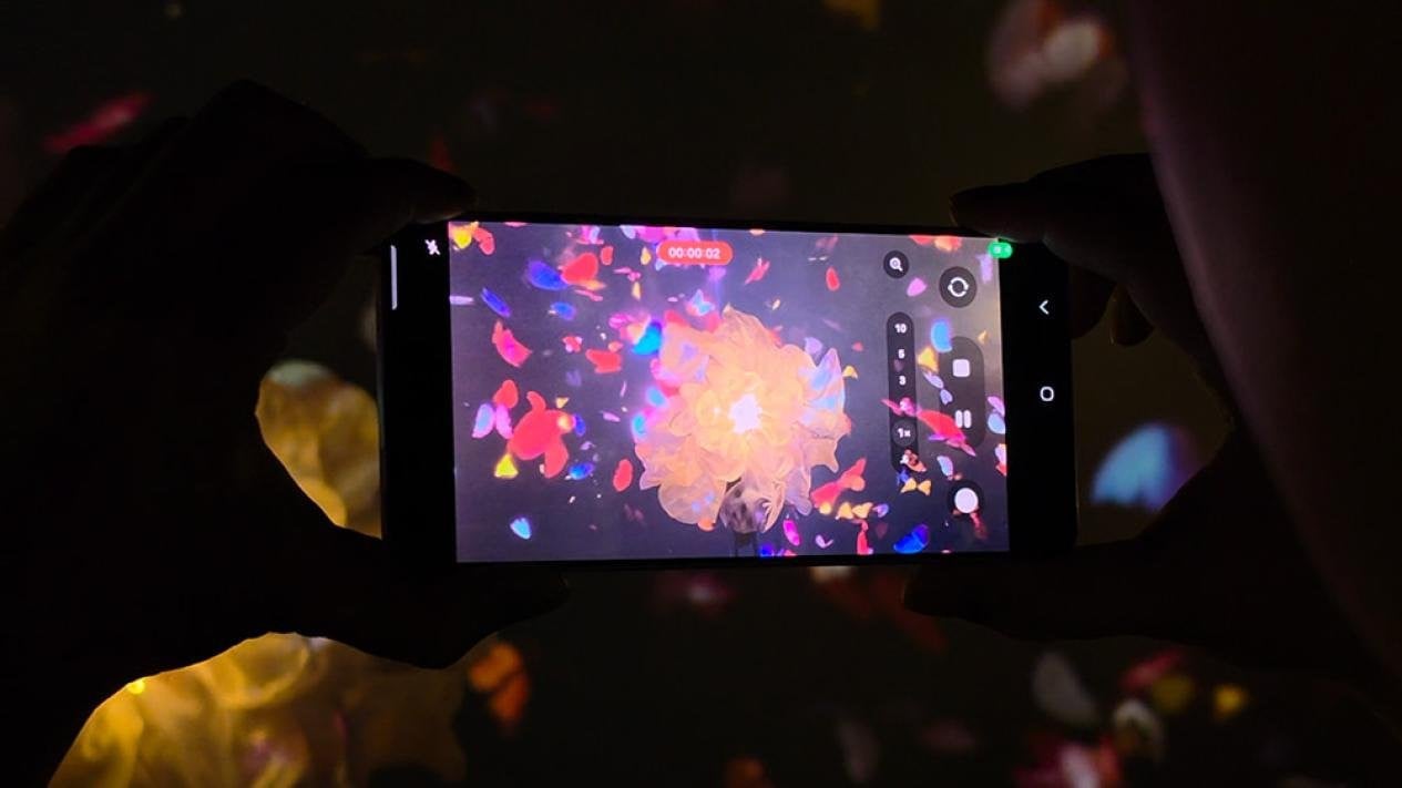 Galaxy AI Bantu Hasil Foto Lebih Tajam dan Natural, Samsung Galaxy S26 Series Andalkan Nightography untuk Foto Malam Takbiran, Galaxy AI Bantu Hasil Foto Lebih Tajam dan Natural, Fitur Super Steady Bikin Video Lebih Stabil Tanpa Gimbal, Fitur Photo Assist Permudah Editing Konten Langsung di HP, Galaxy Buds4 Pro Dukung Kualitas Audio Lebih Jernih, Fitur Audio Eraser Bantu Hilangkan Suara Mengganggu, Konektivitas Antar Perangkat Galaxy Semakin Seamless, Harga Samsung Galaxy S26 Series di Indonesia, Harga Galaxy Buds4 Series dan Promo Bundling, Samsung Galaxy S26 Jadi Andalan Abadikan Momen Spesial