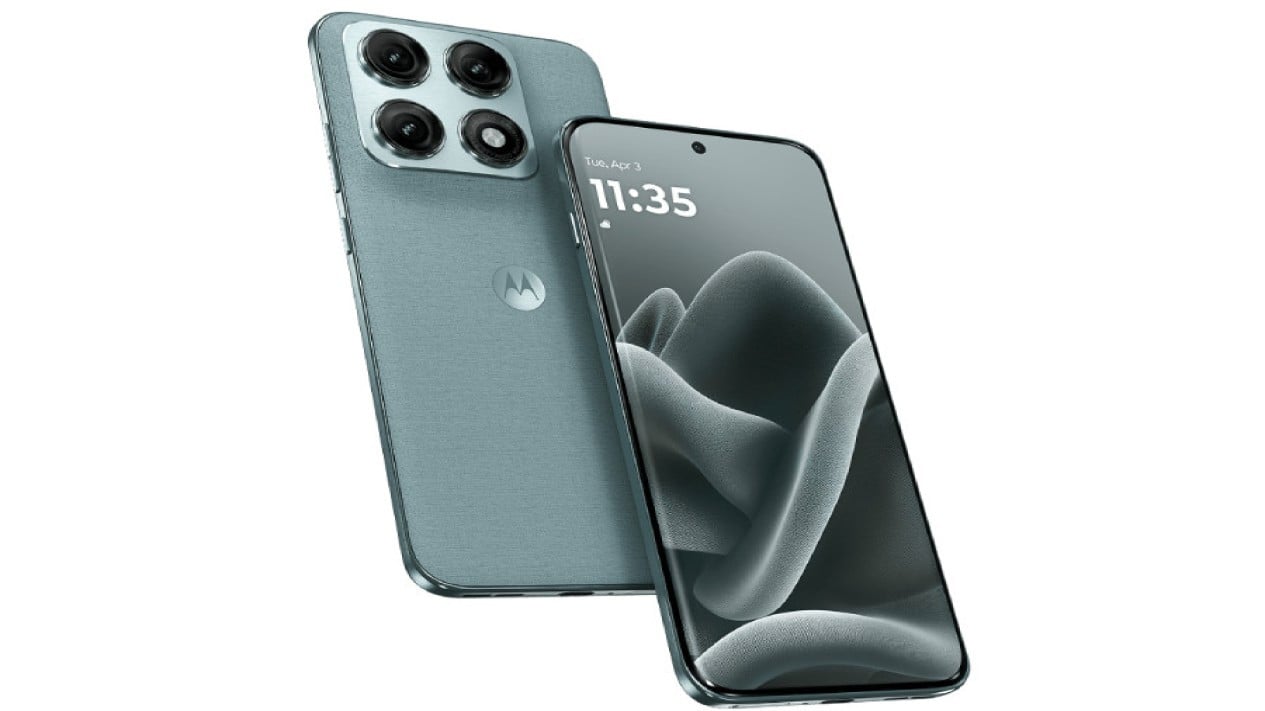 Motorola Edge 70 Pro+ Stormy Sea (Photo: Motorola), Motorola Edge 70 Pro+ Stormy Sea (Photo: Motorola), Perpaduan Chipset dan Memori untuk Performa Optimal, Layar dengan Visual Memukau dan Sensor Sidik Jari dalam Layar, Konfigurasi Kamera Serba 50MP dengan Zoom Periskop, Baterai Tahan Lama dan Fitur Pengisian Modern, Desain Tangguh dengan Sertifikasi Lengkap dan Pilihan Warna Menarik