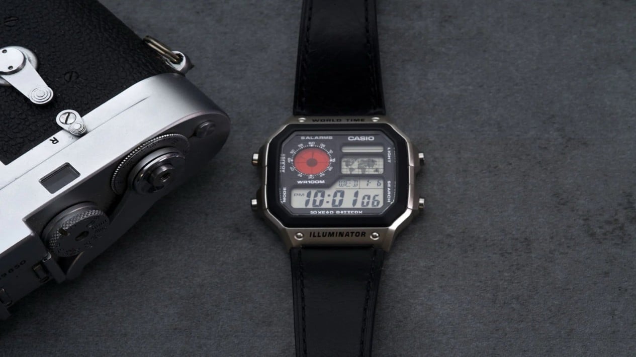 Casio M-Edition warna hitam dengan layar negatif. (Photo: PPP Cameras)