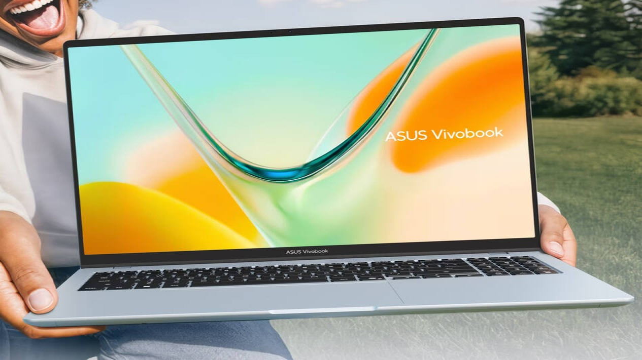 Vivobook S16 S5608 menutup layar (Photo: Asus), Tampilan Vivobook Flip baru Asus (Photo: Asus), Empat Varian Vivobook Baru Ditenagai Snapdragon X, Vivobook S14 S5408 dari samping (Photo: Asus), Layar OLED Jadi Sorotan, Vivobook S16 S5608 menutup layar (Photo: Asus), RAM dan Penyimpanan Dianggap Terbatas, Daya Tahan Baterai dan Kapasitas Yang Sama Untuk Semua Ukuran, Harga Dan Ketersediaan Belum Dikonfirmasi