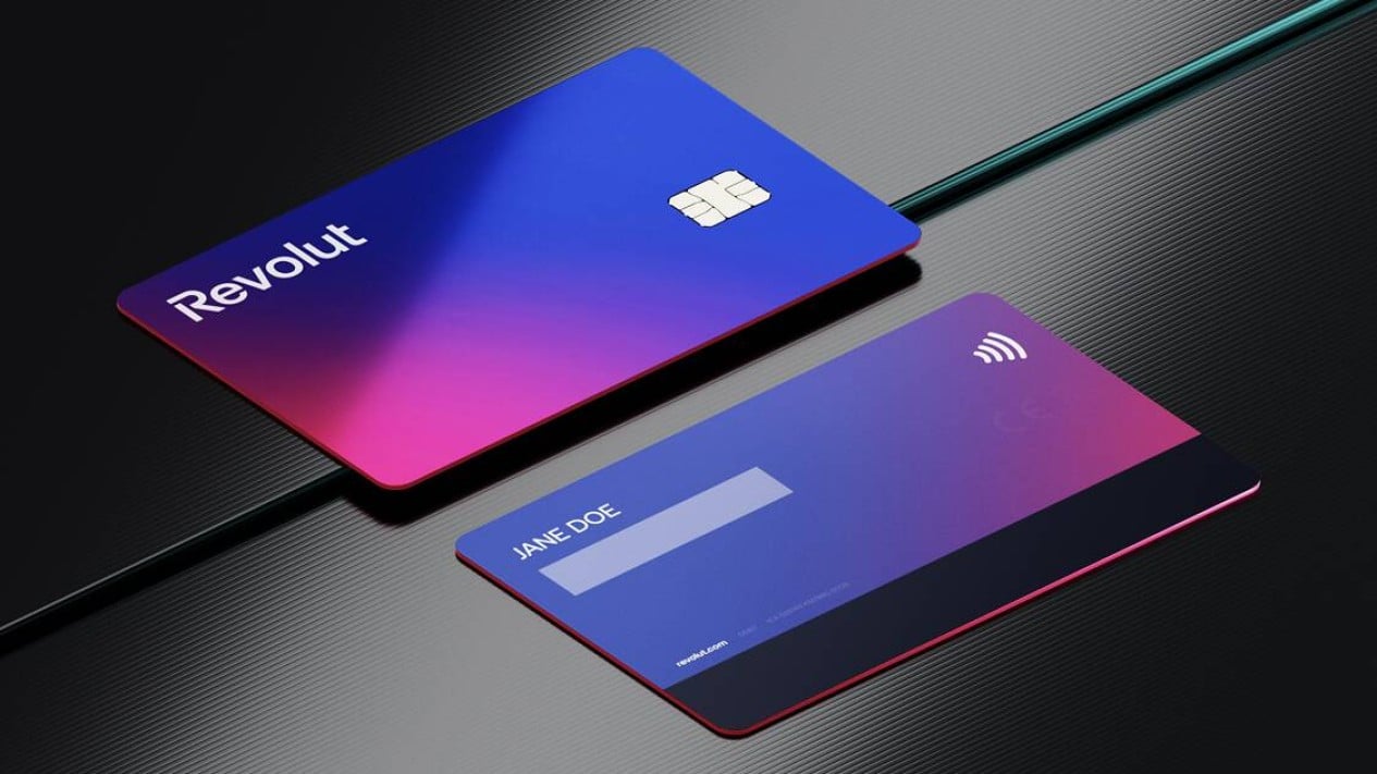 Tampilan desain kartu Revolut yang bisa dipersonalisasi tanpa nomor kartu (Photo: Revolut), Tampilan desain kartu Revolut yang bisa dipersonalisasi tanpa nomor kartu (Photo: Revolut), Melindungi Data dari Pengintaian di Ruang Publik, Solusi Praktis Menghadapi Kebiasaan Buruk Merchant, Hal yang Perlu Diperhatikan Saat Bepergian