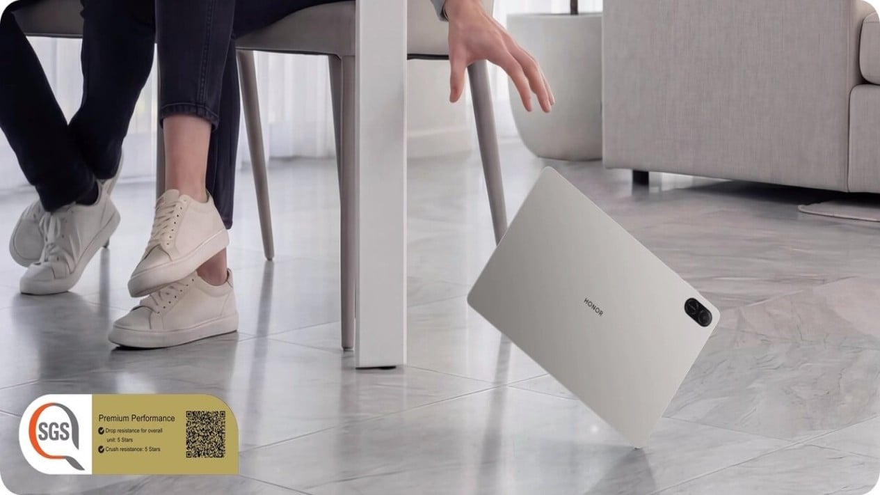 Bodi metal Honor Pad X8b yang tipis dan kokoh dengan sertifikasi Drop Resistance dari SGS Swiss., Kenyamanan Visual Maksimal Berkat Layar 90Hz dan Mode Baca, Baterai 10.100 mAh, Energi Seharian Tanpa Colokan, Konstruksi Metal Tangguh dan Ringan untuk Mobilitas Tinggi, Audio Imersif dari Empat Speaker Bersertifikasi Hi-Res, Fitur HONOR Kids, Ruang Digital Aman untuk Buah Hati, Performa Andal Chipset Snapdragon 680 untuk Aktivitas Harian, MagicOS 10 Berbasis Android 16 dan Pengalaman AI yang Mulus, Desain Ramping Space Grey dan Konektivitas Lengkap, Harga dan Ketersediaan di Indonesia