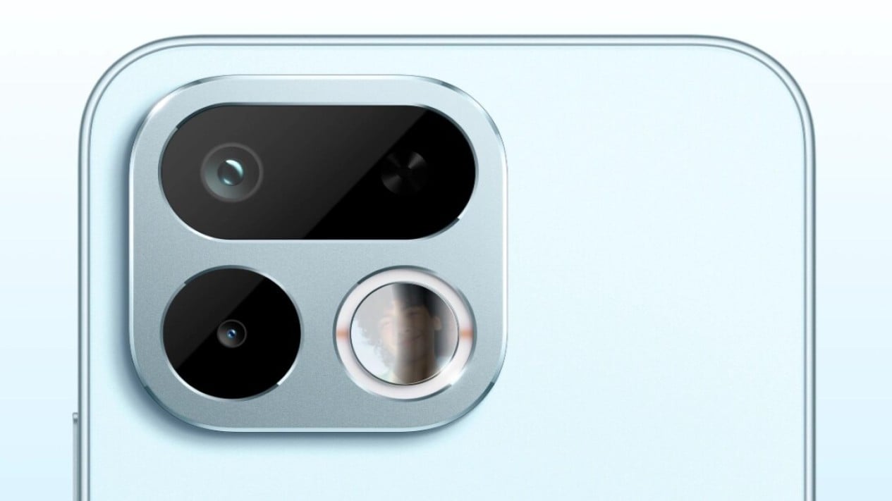 Fitur Selfie Mirror pada modul kamera belakang r‌ealme 16T 5G, Baterai Titan 8000 mAh yang Bisa Bertahan Tiga Hari, Baterai Titan r‌ealme 16T 5G berkapasitas 8000 mAh dengan teknologi Silicon Carbon, Pengisian Daya Cepat 45W dengan Fitur Bypass Charging, Proses pengisian daya r‌ealme 16T 5G dengan f‌ast charging 45W, Layar AMOLED 6,81 Inci dengan Refresh Rate 144 Hz, Ketahanan Air dan Debu Berlapis dengan Standar Militer, Kamera Utama 50 MP dengan Sensor Sony IMX852, Fitur Selfie Mirror pada modul kamera belakang r‌ealme 16T 5G, Performa Dimensity 6300 yang Cukup untuk Kebutuhan Harian, Sistem Pendingin AirFlow VC Seluas 5300 mm², Sistem pendingin AirFlow Vapor Chamber pada r‌ealme 16T 5G seluas 5300 mm², Konektivitas Lengkap untuk Kebutuhan Masa Kini