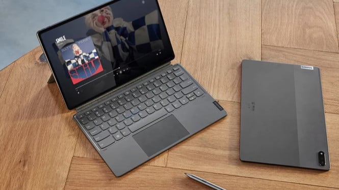 Lenovo Tab P12 Pro: Tablet Ideal untuk Gaming, Streaming, dan Multitasking, Layar AMOLED 120Hz yang Menakjubkan, Performa Kencang untuk Multitasking Tanpa Hambatan, Kamera yang Cukup Mumpuni, Baterai Tahan Lama dan Pengisian Cepat Lenovo, Fitur Keamanan dan Hiburan Lengkap, Harga Lenovo Tab P12 Pro