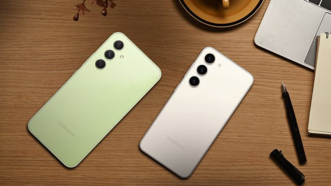 Galaxy A vs Galaxy S: Apa Saja Keunggulan Series Terbaru Samsung Ini?, 1. Sistem Operasi Premium di Harga Ramah, 2. Baterai yang Makin Tangguh, 3. Layar AMOLED Modern, 4. Slot MicroSD Tambahan, 5. Fitur Realistis Tanpa Overload, 6. Charger dan Jack Audio Tradisional, 7. Perlindungan yang Memadai, 8. Solusi Praktis untuk Ganti Ponsel Setiap Tiga Tahun