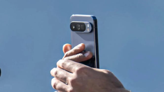 Pixel 10 Andalkan Mode Tele-Makro, Lensa Telefoto 5x, Kini di Model Dasar Pixel 10, Menggabungkan Lensa Telefoto dan Ultrawide Secara Cerdas, Inovasi atau Sekadar Mengejar Ketertinggalan?, Belum Jelas Apakah Akan Hadir di Pixel Lama, Ditenagai Android 16 dan Chip Tensor G5, Apa Manfaat Tele-Makro untuk Pengguna?