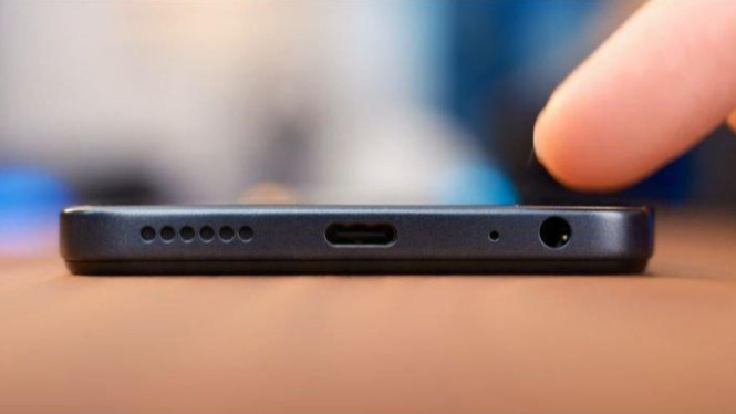 Ingin Speaker HP Ngegas Lagi? Coba Tips Ini!, 1. Lubang Speaker Terisi Debu atau Serpihan, 2. Kelembapan atau Cairan Masuk ke Speaker, 3. Pengaturan Volume Salah Tempat, 4. Bluetooth Masih Aktif, 5. Mode 'Jangan Ganggu' Mengganggu, 6. Mungkin Ada Kerusakan Hardware, 7. Bug Sistem yang Ngacay