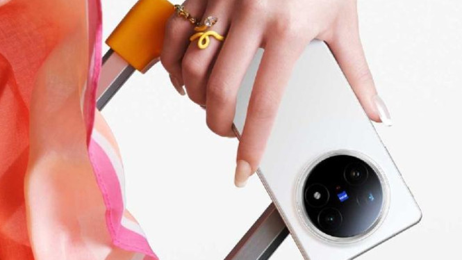 Vivo X Fold5, Dapur Pacu Mumpuni dan Segudang Fitur Modern, Spesifikasi Kamera dan Layar yang Menggoda, Desain Elegan dan Varian yang Beragam, Kisaran Harga dan Penantian di Indonesia