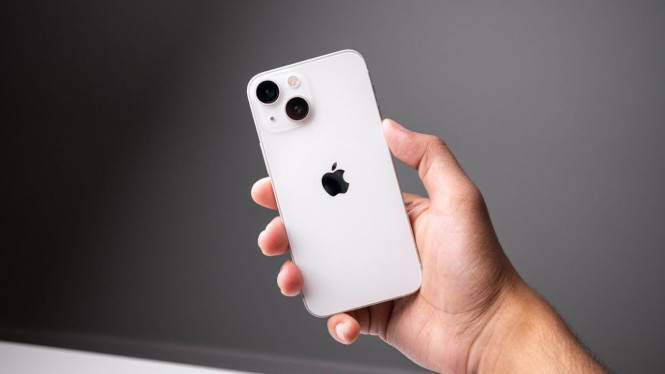Diskon Menggiurkan! Cek Sekarang Harga iPhone 13 Terbaru di Indonesia, Turun Hingga 1,8 Juta!, Promo Spesial iBox untuk iPhone 13, Mengapa iPhone 13 Masih Layak Dimiliki?, Simulasi Cicilan Mudah dan Ringan, Kiat Sukses Membeli iPhone 13, Apa Alternatifnya jika Budget Lebih?