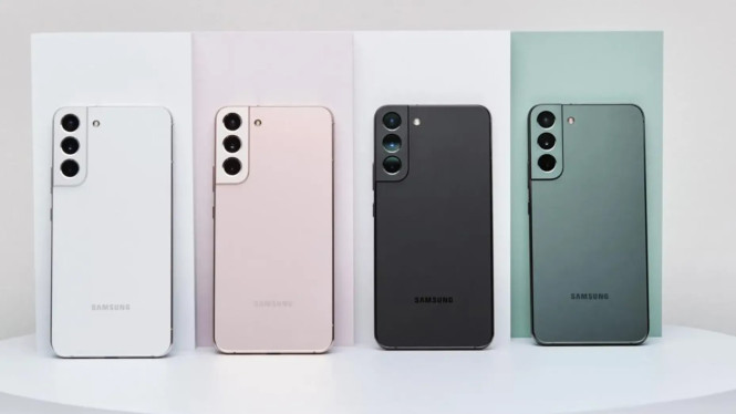 Bingung Antara Samsung S FE dan S Reguler? Cek Perbedaannya di Sini!, Perbedaan Pertama: Harga yang Lebih Terjangkau pada Seri S FE, Perbedaan Kedua: Performa Kamera Telephoto yang Berbeda, Perbedaan Ketiga: Chipset yang Berbeda-Beda, Perbedaan Keempat: Ukuran Layar yang Lebih Luas pada Seri S FE, Perbedaan Kelima: Sensor Fingerprint yang Lebih Cepat pada Seri S Reguler, Siapa yang Harus Memilih Seri S FE atau S Reguler?, Kesimpulan: Pilih Sesuai Kebutuhan dan Budget