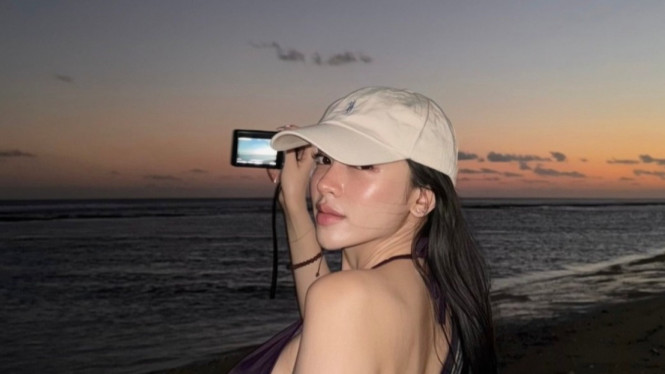 Dari Skandal hingga Viral di X, Ini Dia Amanda Zahra yang Sedang Booming Sekarang!, Profil Singkat Amanda Zahra, Kehidupan Pribadi Amanda Zahra, Karier Amanda Zahra sebagai Dokter dan Influencer, Alasan Amanda Zahra Menjadi Viral di X, Biodata Lengkap Amanda Zahra, Inspirasi dari Amanda Zahra, Kesimpulan: Amanda Zahra, Perempuan Multitalenta yang Menginspirasi