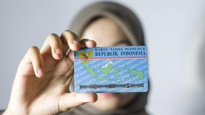 KTP Dipakai Orang Lain Utang Pinjol, 1. Laporkan Ke Pihak Pinjol Terkait, 2. Hubungi Otoritas Jasa Keuangan (OJK), 3. Ajukan Laporan ke Polisi, 4. Lakukan Pemblokiran NIK di Dinas Dukcapil, 5. Perbarui Data Pribadi dan Tingkatkan Keamanan Digital