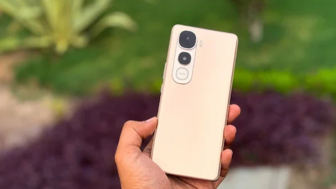 Vivo Y400 Pro 5G: Smartphone Tangguh dengan Fast Charging Super Cepat!, Layar AMOLED Super Bright: Visual Tanpa Batas, Serius dalam Performa, Kamera yang Jago Beradaptasi, Baterai Besar dengan Teknologi Fast Charging Masa Depan, Desain Stylish yang Tetap Kuat, Sistem Operasi dan Pembaruan Jangka Panjang, Konektivitas Terkini, Harga dan Tempat Pembelian
