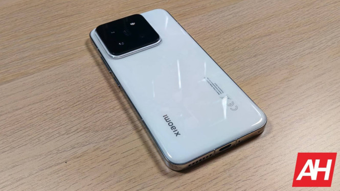 Xiaomi 16 Resmi Pakai Real RGB OLED: Kapan Rilis &amp; Apa Kehebatannya?, Lompatan Generasi: Akhir dari Gambar Buram &amp; Tulisan Tak Tajam, Dual Layer OLED, Kunci Performa Layar Tanpa Batas, Fits in Your Hands: Pas Banget Dalam Genggaman, Kapan Nih Peluncurannya?, Raja Layar Baru atau Hanya Gembar-Gembor Saja?