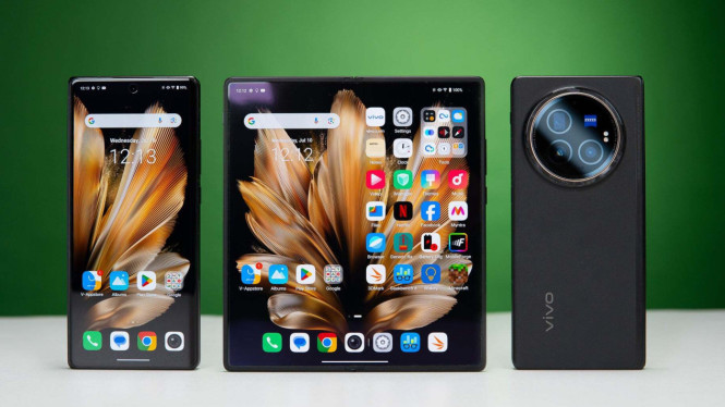 Vivo X Fold5: Ponsel Lipat Teringan dengan Keunggulan IP59+, Desain Elegan dengan Durabilitas Tinggi, Layar Lebar dengan Kualitas Visual Premium, Jeroan Kuat untuk Performa Optimal, Fotografi Profesional dengan Lensa ZEISS, Konektivitas Maksimal, Harga di Pasar China