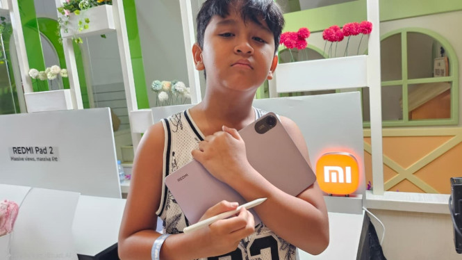 Redmi Pad 2, Teknologi Terbaru, Pengalaman Terbaik, Performa Tinggi untuk Segala Aktivitas, Produktivitas Maksimal dengan Wireless Extension Display, Terhubung Praktis dengan Xiaomi Interconnectivity