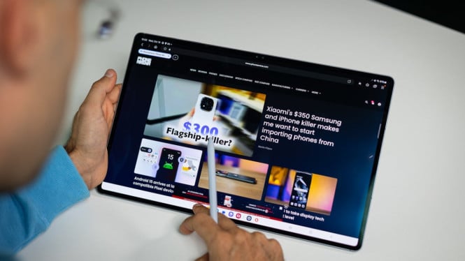 6 Tablet Mirip iPad Terbaik 2025, Fitur Lengkap Harga Lebih Murah!, 1. Samsung Galaxy Tab S10 Ultra, 2. Google Pixel Tablet, 3. OnePlus Pad 2, 4. Amazon Fire Max 11, 5. Microsoft Surface Pro 11, 6. Lenovo Chromebook Duet 5