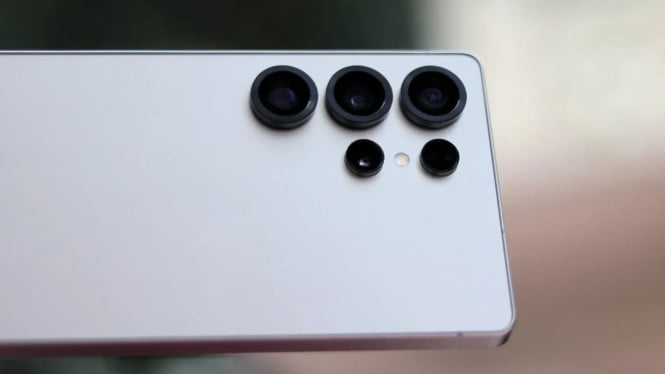 Samsung Galaxy S26 Ultra Perbaiki Kamera Telefoto 3x Setelah 4 Tahun Stagnan, Upgrade Kamera Telefoto 3x Zoom: Akhir dari Stagnasi, Kamera Depan yang Lebih Baik dan Sensor Laser AF Baru, Teknologi ProVisual Engine dan Desain Tanpa Cincin Kamera, Spesifikasi Kinerja: Snapdragon 8 Elite Gen 2 dan Sistem Pendingin Lebih Besar, S Pen Tetap Dipertahankan: Samsung Belum Berani Berinovasi, Desain Lebih Tipis dan Perlindungan IP68