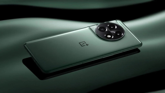 OnePlus 11 Dapat Fitur Kontrol PC &amp; Pembersih Speaker, 1. Kendali PC Jarak Jauh Langsung dari Ponsel, 2. Fitur Drag &amp; Drop untuk Gambar dan Teks, 3. Pembersih Speaker Otomatis, 4. Stabilitas Jaringan yang Lebih Baik, 5. Floating Bar dan Jendela Mengambang Lebih Responsif, 6. Pencarian di Setelan Semakin Pintar dan Cepat, 7. Notifikasi Lebih Rapi dan Informatif, 8. Animasi Lebih Halus dan Tampilan Lebih Nyaman